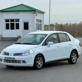 Nissan Tiida 2008