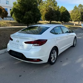 Hyundai Elantra 2020