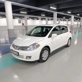 Nissan Versa 2012