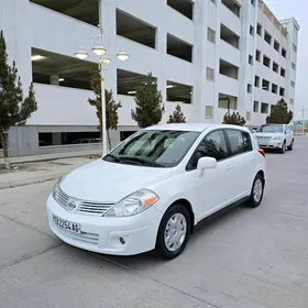 Nissan Versa 2012