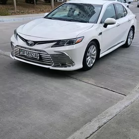 Toyota Camry 2021