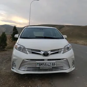 Toyota Sienna 2019