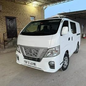 Nissan Urvan 2018