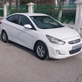 Hyundai Accent 2013