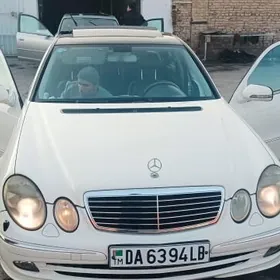 Mercedes-Benz E350 2005