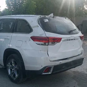 Toyota Highlander 2019