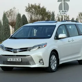 Toyota Sienna 2019