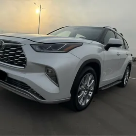 Toyota Highlander 2021