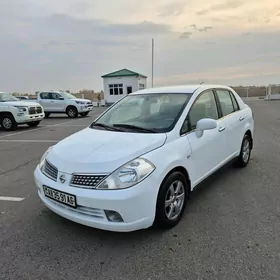 Nissan Tiida 2008