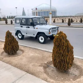 UAZ Profi 2004