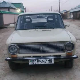 Lada 2104 1985