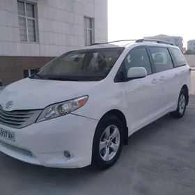 Toyota Sienna 2012