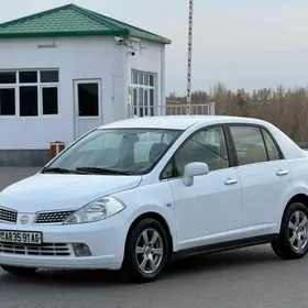 Nissan Tiida 2008