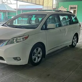 Toyota Sienna 2015