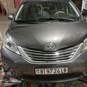 Toyota Sienna 2010