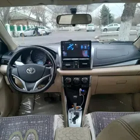 Toyota Yaris 2014