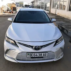 Toyota Camry 2021