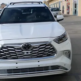 Toyota Highlander 2021