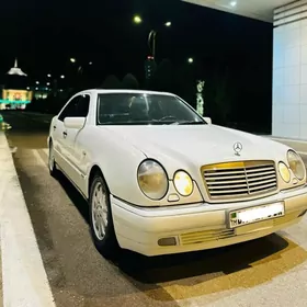 Mercedes-Benz E320 2000