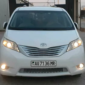 Toyota Sienna 2011