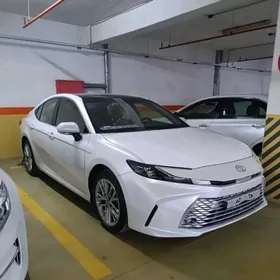 Toyota Camry 2025