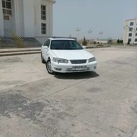 Toyota Camry 2000