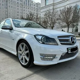 Mercedes-Benz C350 2013