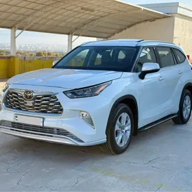 Toyota Highlander 2020