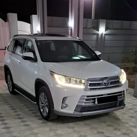 Toyota Highlander 2019