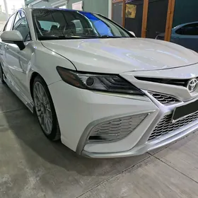 Toyota Camry 2021