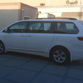 Toyota Sienna 2017