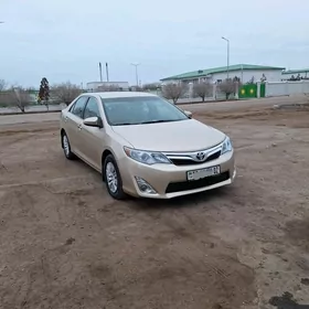 Toyota Camry 2012