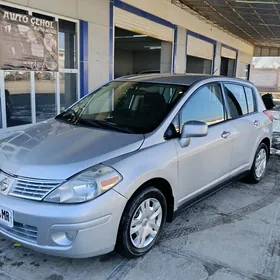 Nissan Versa 2012