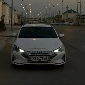 Hyundai Elantra 2019