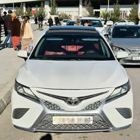 Toyota Camry 2018