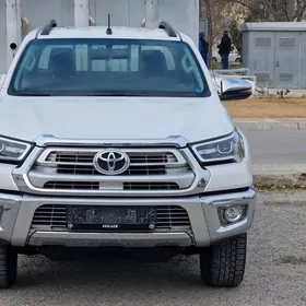 Toyota Hilux 2021