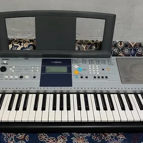 Yamaha  PSR E323