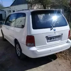 Kia Carnival 2003