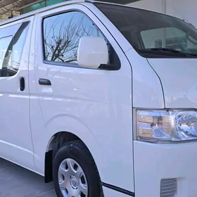 Toyota Hiace 2018