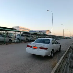 Toyota Camry 2000