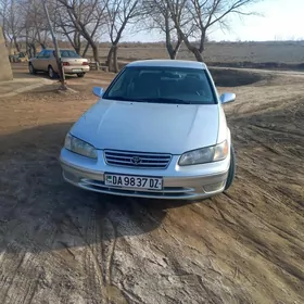 Toyota Camry 2000