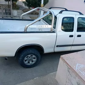 Toyota Hilux 2004