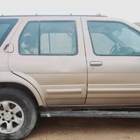 Nissan Pathfinder 1999