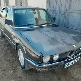 BMW 520 1986