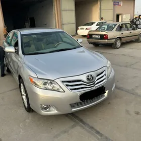 Toyota Camry 2010