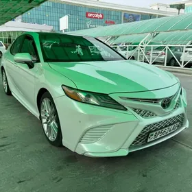 Toyota Camry 2018