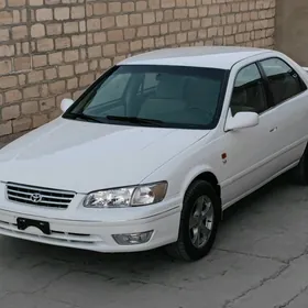 Toyota Camry 1999