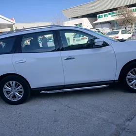 Nissan Pathfinder 2019