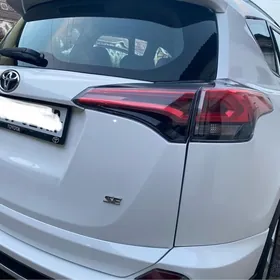 Toyota RAV4 Hybrid 2018
