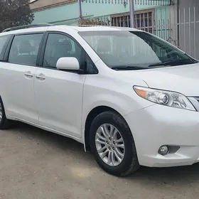 Toyota Sienna 2015